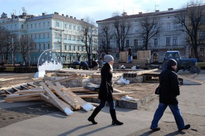 Палац Діда Мороза нарешті розібрали в Чернівцях (ФОТО)