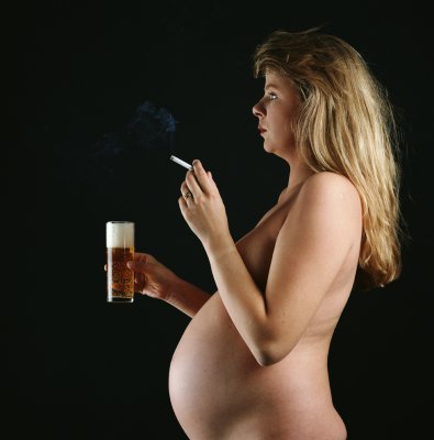 Неправильний спосіб життя матері провокує ожиріння в дітей