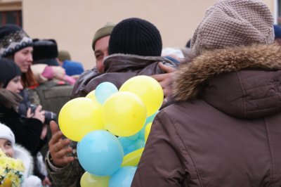 На Буковину з зони АТО повернулися 30 військовослужбовців (ФОТО)