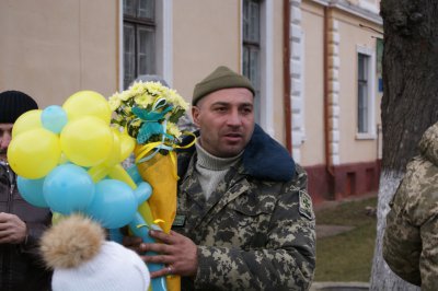 На Буковину з зони АТО повернулися 30 військовослужбовців (ФОТО)