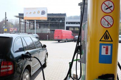 Літр бензину в Чернівцях продають вже за 18 гривень