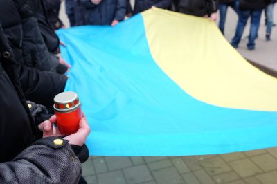 Півсотні буковинських студентів вшанували пам'ять загиблих на Майдані (ФОТО)