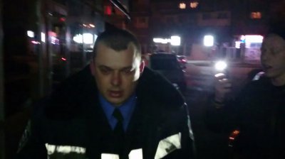 Пильні чернівчани затримали п’яного даішника, який збирався сідати за кермо (ВІДЕО)