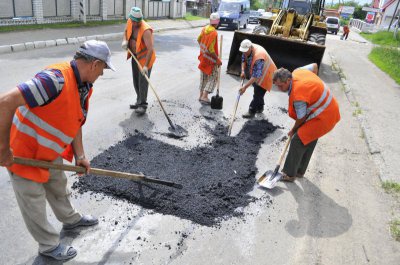 На капітальний ремонт доріг у Чернівцях цього року виділять майже 12 мільйонів
