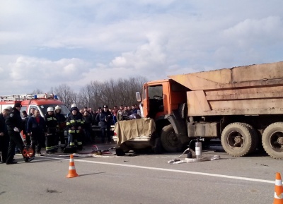 У жахливій аварії в Чернівцях загинув 27-річний чоловік (ВІДЕО)