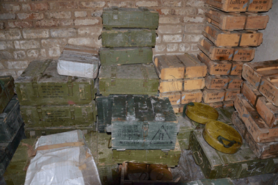 Буковинські міліціонери знайшли на Луганщині схрон з боєприпасами та зброєю (ФОТО)