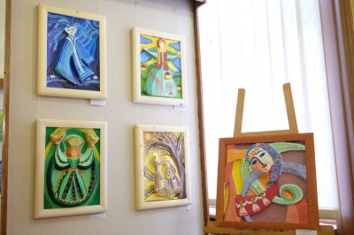 У художньому музеї Чернівців діти презентували скульптури ангелів-охоронців України (ФОТО)