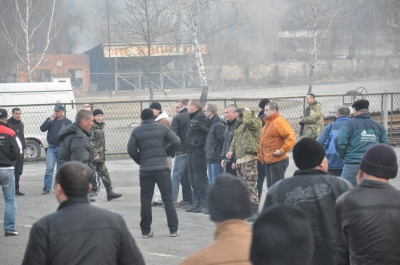 З Чернівців відправили 70 буковинців на військові навчання (ФОТО)