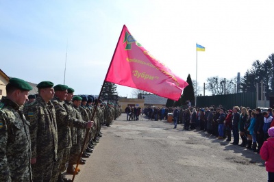 До Чернівців із зони АТО повернулися більше 150 прикордонників (ФОТО)