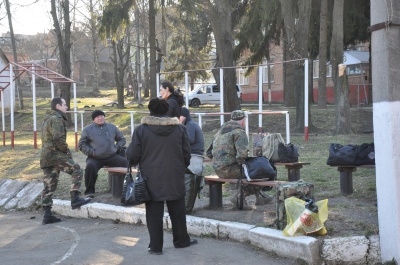 З Чернівців на військові навчання до Рівного відправили 25 буковинців (ФОТО)