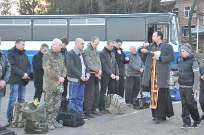 З Чернівців на військові навчання до Рівного відправили 25 буковинців (ФОТО)