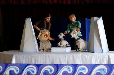 У Чернівецькому театрі ляльок готують виставу про пригоди маленького мамонта (ФОТО)