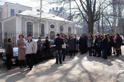 У Чернівцях встановили меморіальну дошку поетові-політв’язневі Тарасові Мельничуку