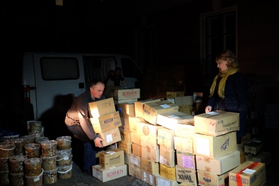 Мешканці Заставни передали в АТО дві тонни домашніх страв (ФОТО)