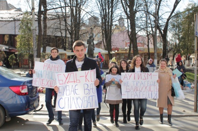 Студенти у Чернівцях розповідали про аутизм