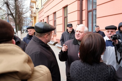 "Свобода" пікетує призначення нового керівника міліції Буковини (ФОТО)