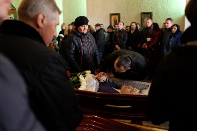 Чернівчани попрощалися зі спортивним коментатором Сергієм Панасюком (ФОТО)