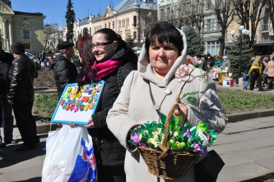 У Чернівцях продавали великодні вироби, щоб допомогти солдатам (ФОТО)