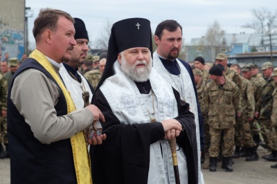 В зону АТО з Чернівців відправились буковинські десантники (ФОТО)