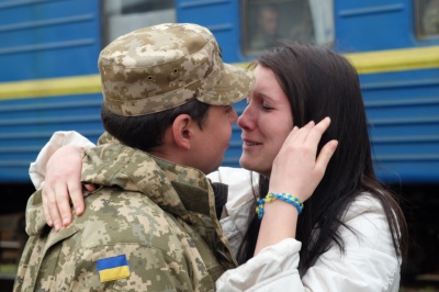 В зону АТО з Чернівців відправились буковинські десантники (ФОТО)