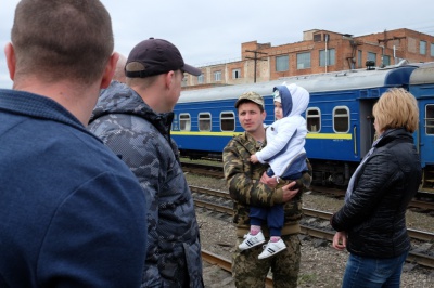 В зону АТО з Чернівців відправились буковинські десантники (ФОТО)