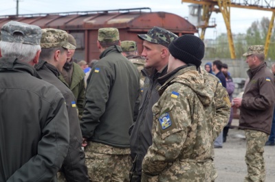 В зону АТО з Чернівців відправились буковинські десантники (ФОТО)