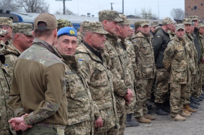 В зону АТО з Чернівців відправились буковинські десантники (ФОТО)