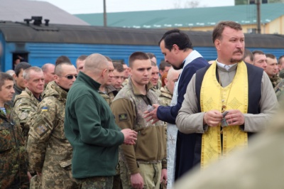 В зону АТО з Чернівців відправились буковинські десантники (ФОТО)