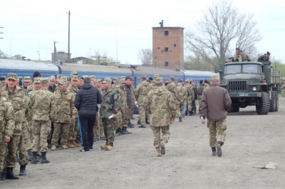 В зону АТО з Чернівців відправились буковинські десантники (ФОТО)