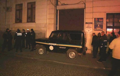 Міліція охороняла нардепа ОП Папієва від чернівчан