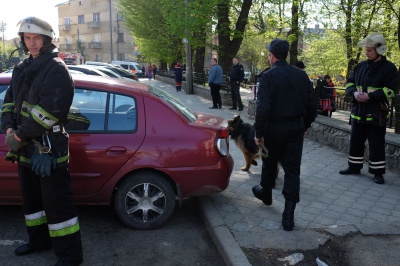 Навчання спецслужб біля СБУ в Чернівцях (ФОТО)