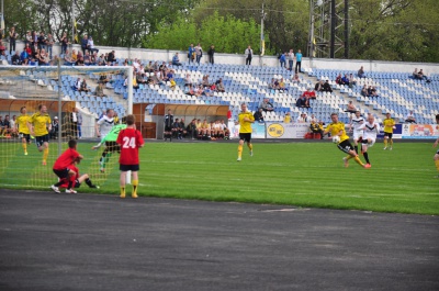 "Буковина" у Чернівцях зазнала розгромної поразки 1:4 (ФОТО)