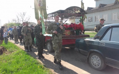 На Буковині прощаються з військовим, який помер у госпіталі (ФОТО)