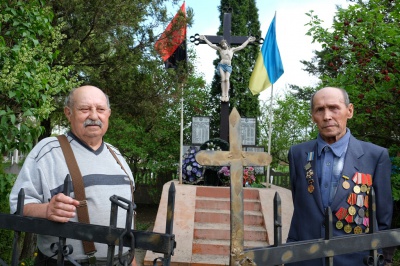 У чернівецьких Ленківцях спорудили пам’ятник «Примирення» (ФОТО)