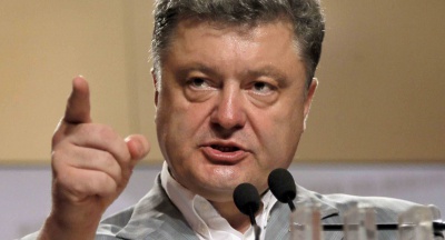 Порошенко наказав прискорити будівнитцво фортифікаційних споруд