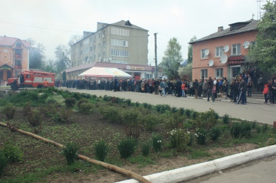 Жахлива пожежа в Сокирянах знищила торговий центр екс-керівника РДА (ФОТО)