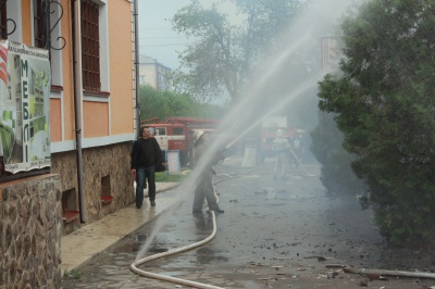 Жахлива пожежа в Сокирянах знищила торговий центр екс-керівника РДА (ФОТО)