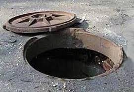 З початку року в Чернівцях зникли 68 каналізаційних люків