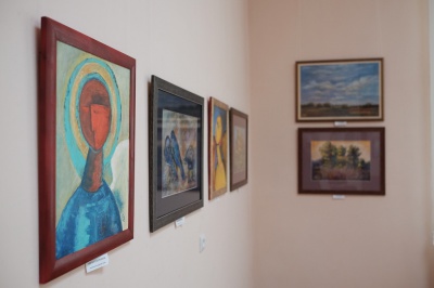 У Чернівцях відкрили виставку натюрмортів художника із Закарпаття (ФОТО)