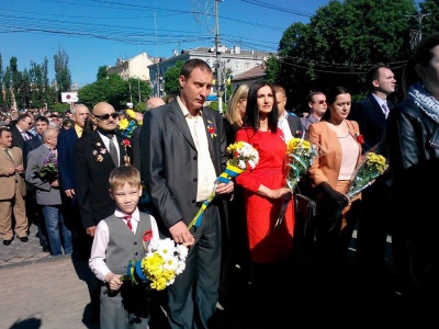 У Чернівцях вшанували воїнів-визволителів на Соборній площі (ФОТО)