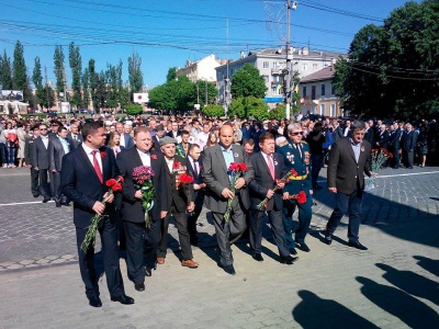 У Чернівцях вшанували воїнів-визволителів на Соборній площі (ФОТО)