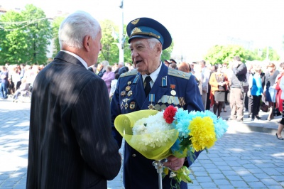 9 травня у Чернівцях: ветерани згадують війну (ФОТО)