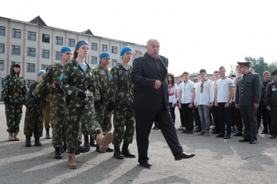 Школярі в Чернівцях змагаються у військово-патріотичній грі «Захисник» (ФОТО)