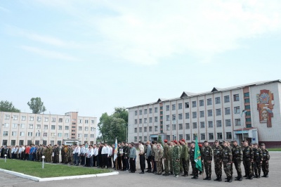 Школярі в Чернівцях змагаються у військово-патріотичній грі «Захисник» (ФОТО)