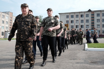 Школярі в Чернівцях змагаються у військово-патріотичній грі «Захисник» (ФОТО)