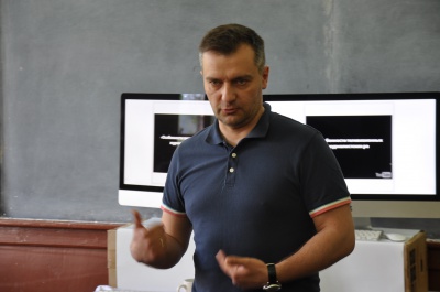 Хабарі пропонують регулярно, - журналіст Дмитро Гнап у Чернівцях говорив про журналістські розслідування