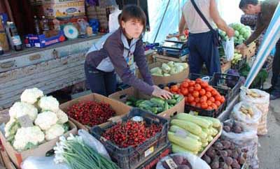 На чернівецьких ринках дешевшає городина