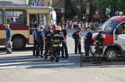 У центрі Чернівців шукали вибухівку (ФОТО)