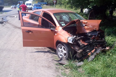 Аварія на трасі "Житомир - Чернівці" зіткнулись дві іномарки (ФОТО)