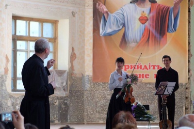 На концерті у костелі "Серце Ісуса" збирали кошти на відновлення храму (ФОТО)